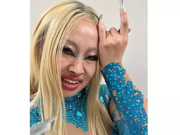 「全部面白すぎる」キンタロー。、新作ものまね姿でラップを披露！ 「本人かと思った！」「さすがです」