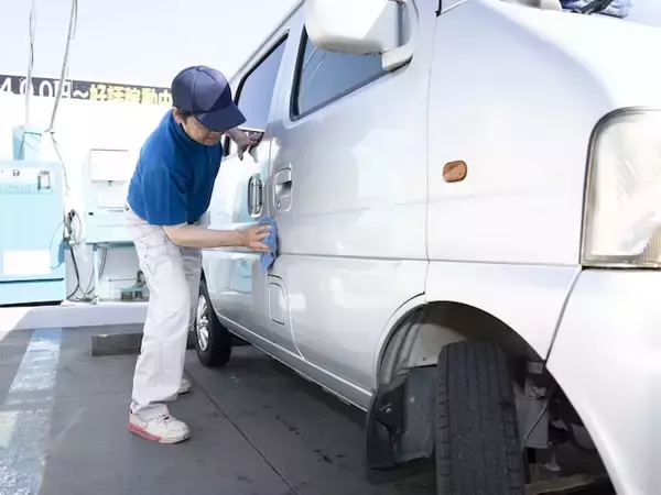 資産140万円・年金繰り上げ受給の63歳「ガソリンスタンドで週4バイト。夏場はきつい」