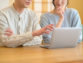 全世界株式に毎月3万円「妻の収入を貯金に回せるようになった」40歳2児の父親が語る積立投資