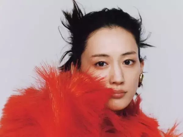 「美人度が増しますね」綾瀬はるか、個性的ヘアも似合うモデルショット公開「こんなファッショナブルな雰囲気」
