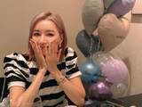 「「息子と翔平がお誕生日お祝いしてくれました」美人モデル、51歳誕生日に家族ショット公開「ずーっと可愛い」」の画像1