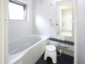 浴室の換気扇を回すとき、ドアは「開ける」？「閉める」？ カビを発生させない“正解”と“例外”