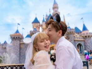 「最高のPrinceすぎる」夫婦YouTuber、結婚2周年を報告！ ディズニーショット公開「最後アイアンマンでやばい」