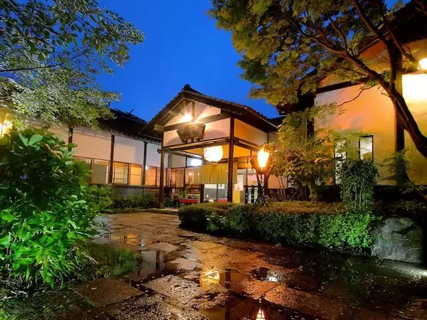 【鹿児島県で泊まってよかった】「さくらさくら温泉」は全国でも珍しい天然泥湯が自慢の宿。泥パックでお肌つるすべの湯浴み体験