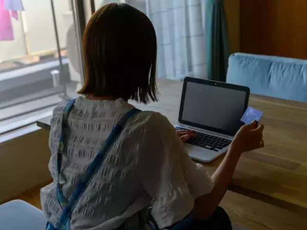 なんとか乗り越えたけれど…ポイント還元のために支払いを全て「クレカ払い」にした34歳女性の後悔