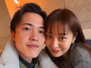 「右下の写真やば」元アイドル、料理家のイケメン夫とラブラブショット公開！ 「幸せそうなカップル」