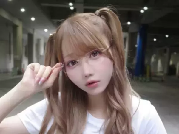 「めっちゃ好きビジュきた」女性アイドル、美脚＆美ウエスト見せ！ 「罪な女だ...」「可愛すぎてめっちゃ声出た」