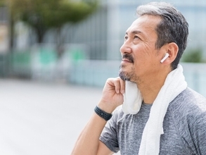 「ジョギングぶつぶつ」で定着率アップ！72歳で英検1級を掴んだ隙間時間の「ながら・反復学習法」