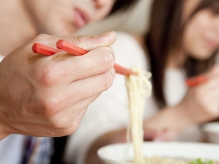 「毎年3～4回タダで満腹になれる」年収1300万円・40歳男性の食事券優待ベストバイ銘柄