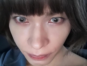 「ばちくそ美女」上田竜也、美デコルテ際立つ姿に「綺麗なお姉様でしかない」「何故その髪型でカッコいい」反響