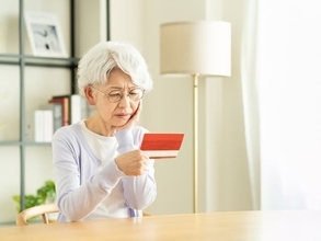 月の年金15万5000円「若いうちから家計管理や節約の習慣をつけておけばよかった」68歳の嘆き