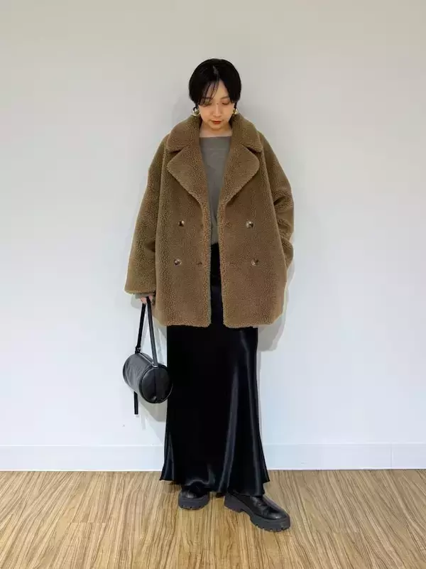 「【やってはいけない1月のNGコーデ】老け見えの原因は「着ぶくれ」!? 大人が避けたいポイント3つ」の画像