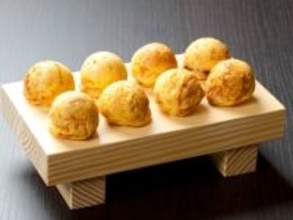 旅先で食べたい「兵庫県のご当地グルメ」ランキング！ 2位「明石焼き」を抑えた1位は？ 【2025年調査】