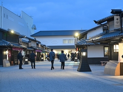 夜限定「18禁」拷問屋敷に丁半博打……京都・映画村の社長が語る、150億円「大人の夜」化のワケ