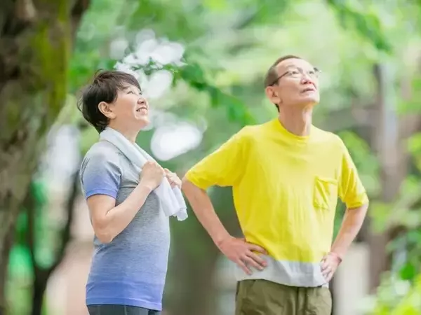 年金月16万円・老後資金400万円「夫婦で散歩したり、メダカの飼育をしたり」67歳男性の過ごし方