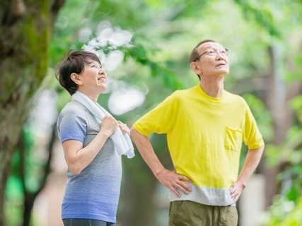 年金月16万円・老後資金400万円「夫婦で散歩したり、メダカの飼育をしたり」67歳男性の過ごし方