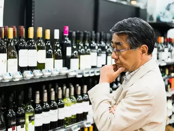 金融資産1億円でも「スーパーを歩き回り値段ウォッチ」65歳男性が大切にしている老後のお金のこと