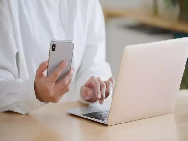 金利1.05％のauじぶん銀行「円定期預金」に50万円を1年間預けたら、利息はいくらもらえる？