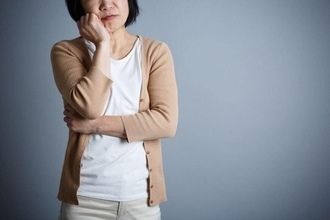 旦那の遺族年金をもらっています。自分の年金をもらうときに、繰り下げ受給はできるのですか？