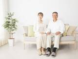 「65歳以上の年金生活者夫婦の「211万円の壁」とは？手取り額に大きな差も？」の画像1
