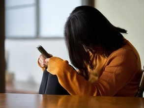 「新NISA満額」「30代で資産2000万」SNSを見て焦る人がハマる、無料に見えて高くつく“意外なコスト”
