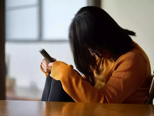 「新NISA満額」「30代で資産2000万」SNSを見て焦る人がハマる、無料に見えて高くつく“意外なコスト”