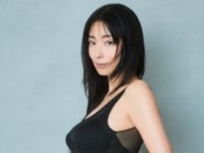 「くびれ！ 綺麗」MEGUMI、4カ月で−4kg達成＆ダイエット本発売を報告！ 「今が一番美しい」「憧れます」