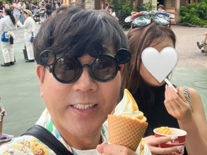 「ヤバい脚の長さ」フジモン、長女とのツーショットに「モデル顔負けスタイル」「新恋人かと」の声