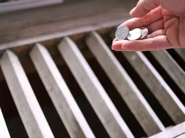 「9割が財布を持たずにコンビニへ」進むスマホ決済。お賽銭の次はPTAの現場で「現金決済」が消える？