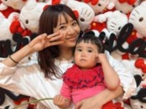 「本当に最高だった」Dream Aya、サンリオパークで娘との親子ショット公開「キティちゃんに会えたし」