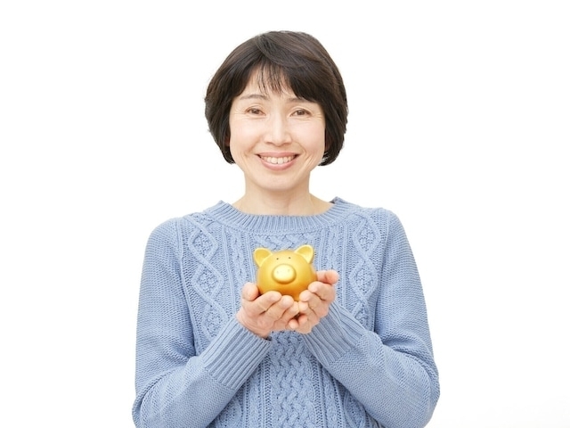 来年60歳になる専業主婦です。年金繰下げを考えていますが、国民年金に「任意加入」ができるのでしょうか？