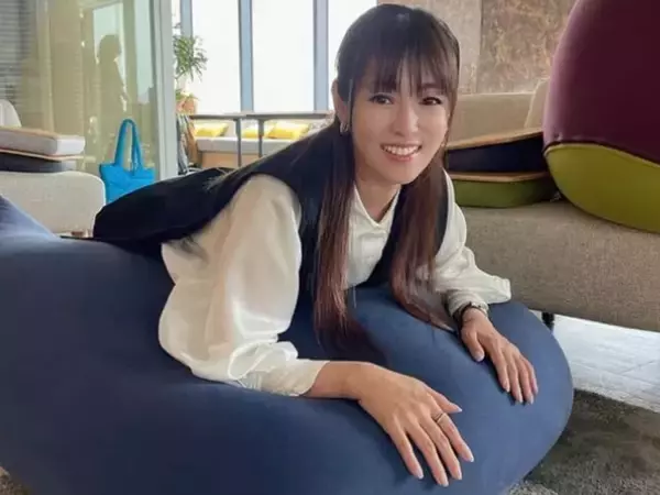 【女性が選ぶ】手が美しいと思う40代女性俳優ランキング！ 2位「深田恭子」、1位は？【2026年調査】