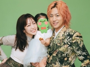 「こんな幸せ写真ありがてえ…」峯岸みなみ、結婚4周年に夫＆娘との家族ショット公開「てつやは凄くかっこよく見える」