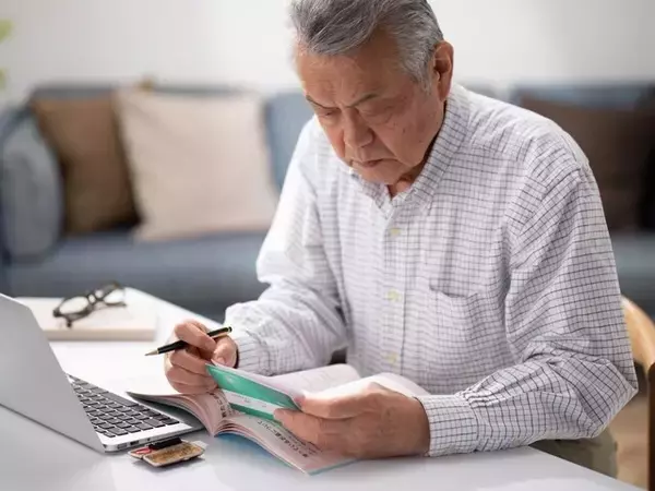 預貯金30万円「髪は自分で切る、外食は控える。とにかくお金は使わない」65歳男性の年金暮らし