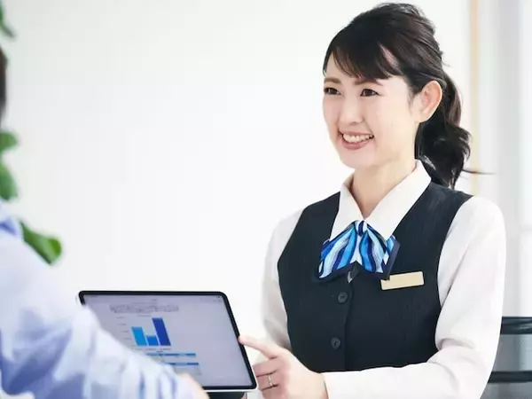 「最近、銀行窓口や店舗が減っている気が……」ネットが苦手なシニア世代はどうすればいい？