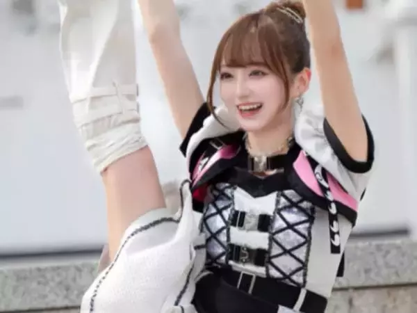 「足上がりすぎやろ、、 すごすぎ！」女性アイドル、美脚際立つ“綺麗なI字”ショット公開「いろいろすごい」