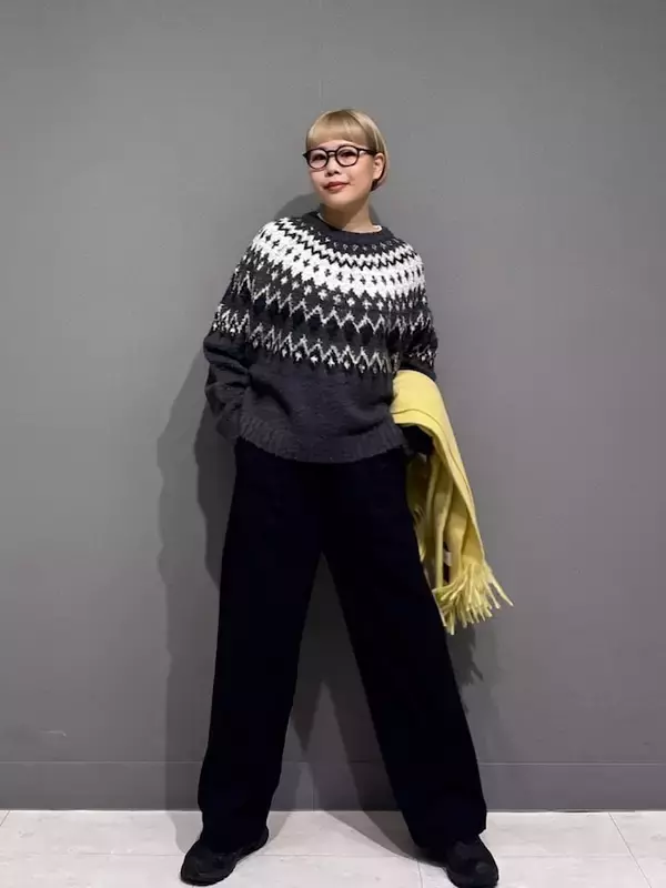 「2026年1月は「イエロー」で運気アップ！ 上級者感あふれる「差し色コーディネート」4選」の画像