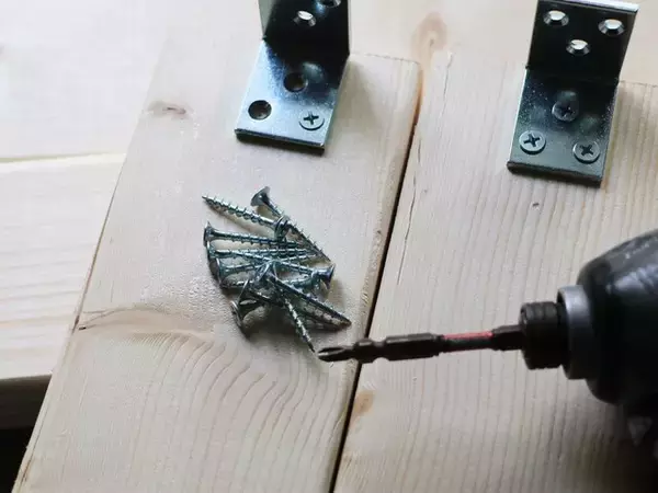 「作業中にバッテリーが」マキタ製品を愛用する50歳女性が、バッテリーの追加購入に至った理由