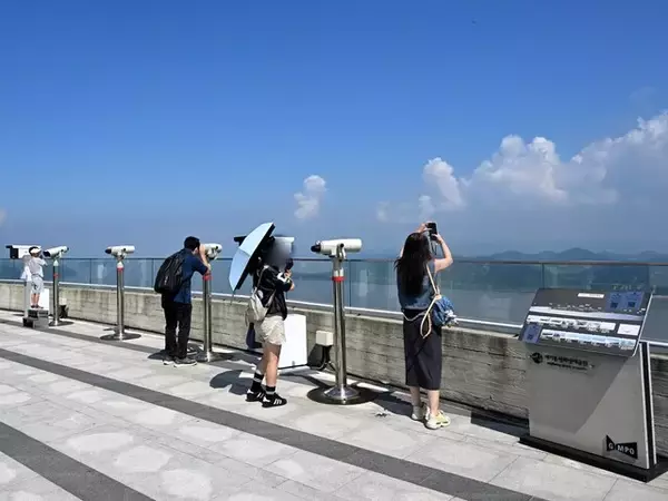 「バス車内でお茶をぐびぐび……だけじゃない、海外旅行で「日本人」がやらかす笑えないマナー違反」の画像