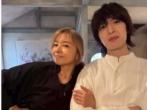 「「なんて素敵な親子」山口智子、玉森裕太との“親子”ショット公開「照れてる玉森くん可愛い」「相変わらずきれい」」の画像
