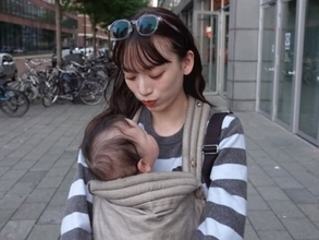上田綺世の美人妻、娘との散歩ショット公開！ 「むにむにの足がかわちぃ」「娘ちゃん大きくなったね」