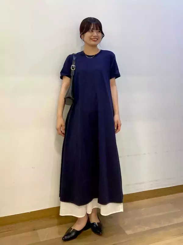 「2990円の万能ワンピ！【ユニクロ】楽ちんで涼しいTシャツワンピでつくる「40代の着回し夏コーデ」3選」の画像
