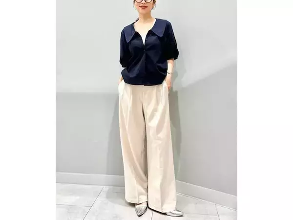 顔まわりが華やかにキマる！【GU】1990円「ビッグカラーブラウス」でつくる40代の大人かわいいコーデ