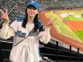 「美人すぎ」元モー娘。飯田圭織、ビール片手に野球観戦「ユニが旧バージョンなのでほんとのファンだとわかる」