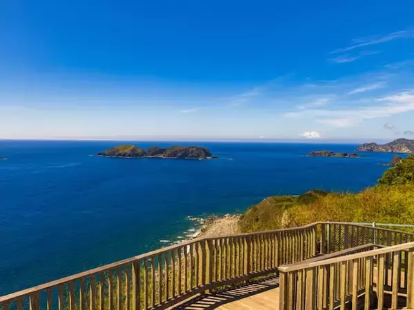 好き＆行ってみたい「東京都・離島エリアの絶景スポット」ランキング！2位「ウェザーステーション展望台」、1位は？