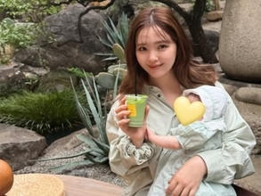 「手足がむちむちで可愛い」藤田ニコル、娘とのリンクコーデ姿！ 「優しいママの顔」「こっちまで癒される」