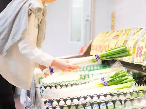 「100株でラウンジ利用。買い物割引券は夫婦で別々に使える」65歳女性のスーパー系株主優待