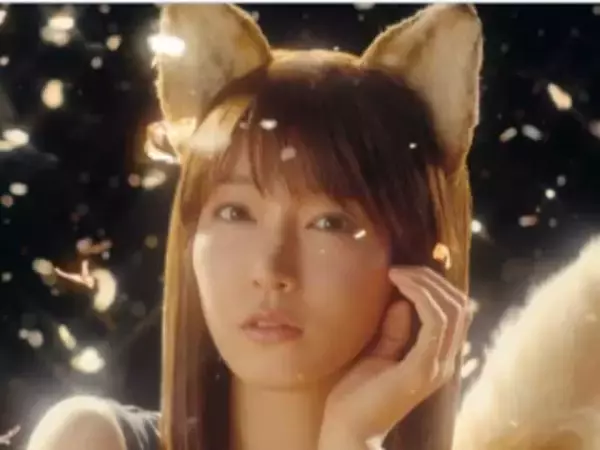 「「吉岡里帆のビジュたまらんな」どん兵衛、新CM発表に「売上爆上がり」「でも！星野源さんがいないと！」」の画像