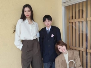 「そんな大きい子おったの!?」美人モデル、イケメン弟の顔出しショット公開「めちゃくちゃモテそう」