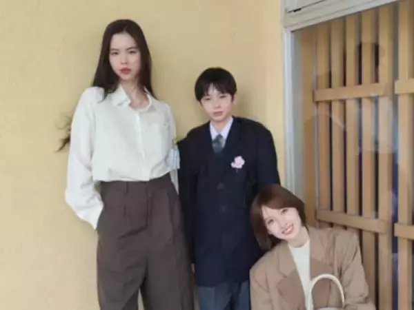 「そんな大きい子おったの!?」美人モデル、イケメン弟の顔出しショット公開「めちゃくちゃモテそう」